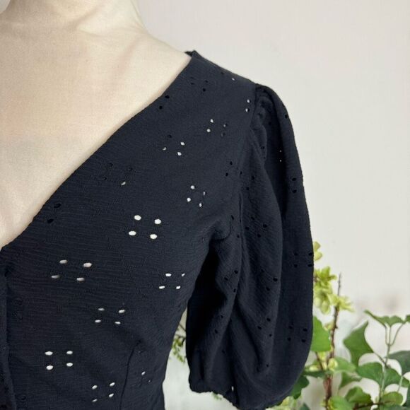H&M top | black eyelet corset blouse puff sleeves | size small - Picture 4 of 11